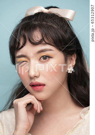 女性 女 女の子 65312907