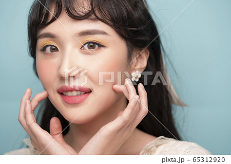 女性 女 女の子 65312920