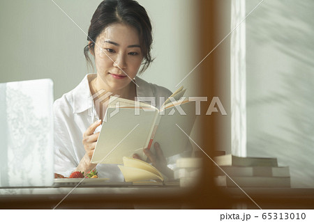 ライフスタイル 女性 女 65313010