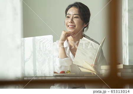 ライフスタイル 女性 女 65313014