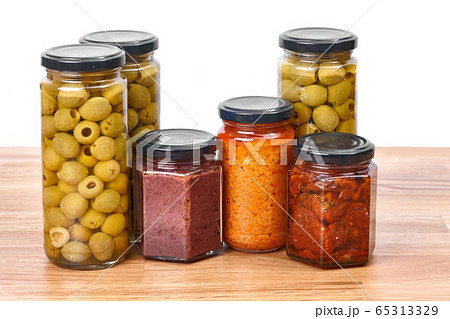 Olives , pesto, dried tomatoes 65313329