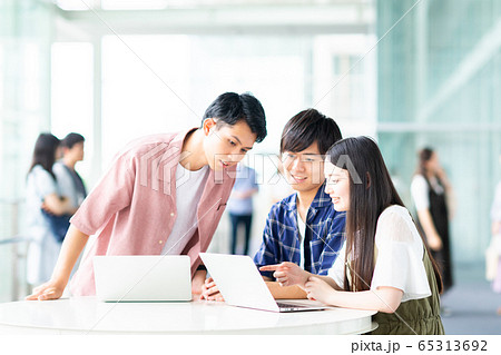 大学生 65313692