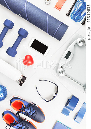 Healthy lifestyle sports accessories flat lay 65319638