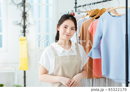 女性 ショップ 接客 女性 ショップ 接客 65322170