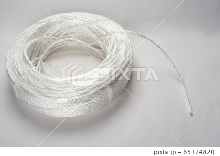 ポリプロピレンの白い梱包用ロープ 65324820
