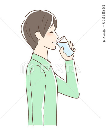 コップの水を飲む男性の横顔 コップの水を飲む男性の横顔 65328861