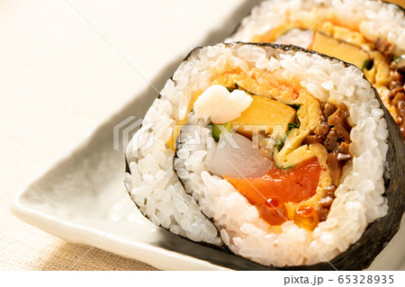 海鮮太巻き寿司。 65328935