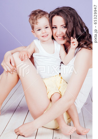 portrait of the little boy and his mom's happiness 65329947