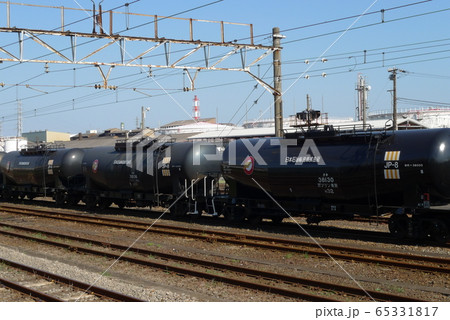 安善駅に停車する米タン列車 65331817