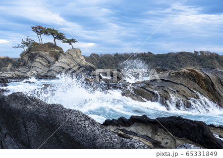 打ち寄せる怒涛 65331849