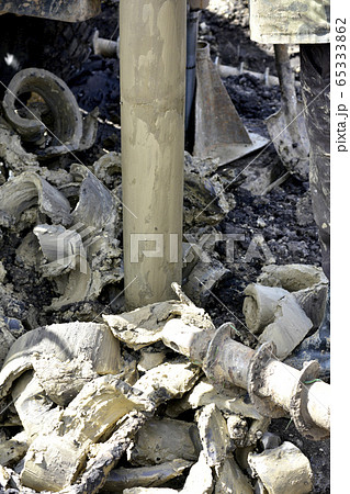 Construction machine for drilling holes in the Construction machine for drilling holes in the 65333862