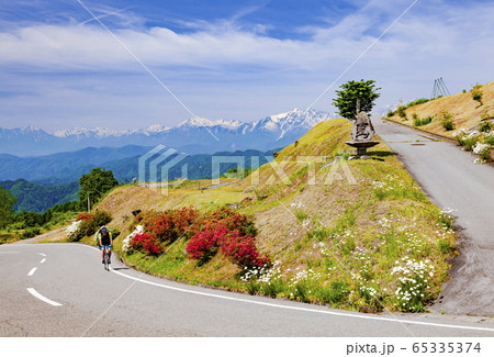 馬頭観音と北アルプス連峰、長野県上水内郡小川村小川アルプスラインにて 65335374
