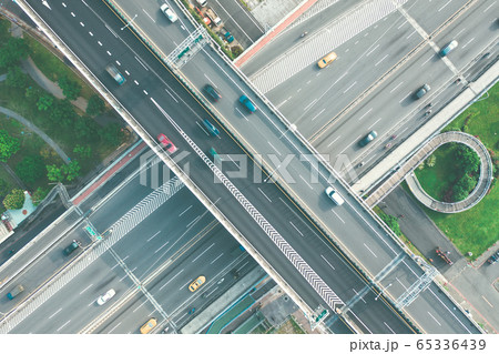 Traffic Circle roundabout Aerial View - Traffic 65336439