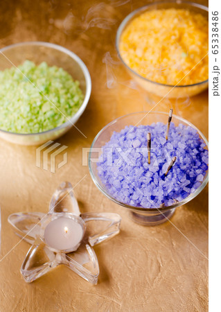 sea salt for energy cleansing legs 65338486