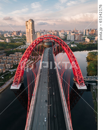 Aerial view of Zhivopisniy bridge at sunset, Moscow, Russia 65342176