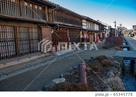 長野県　東御市　海野宿の町並み　玩具展示館　消火栓 65345778