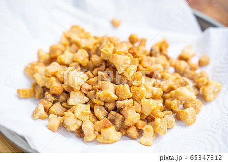 crispy pork crackling food for eat 65347312