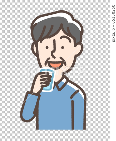 水を飲む男性 65350250