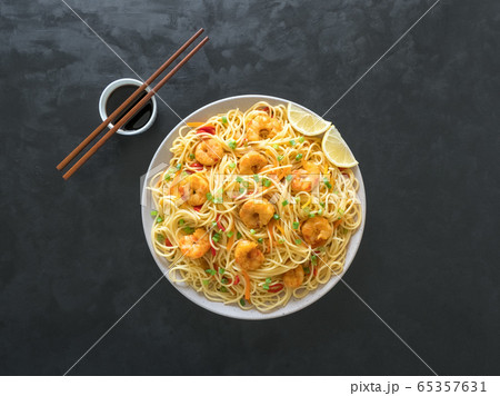 Prawn Schezwan Noodles with vegetables 65357631
