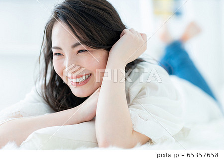 女性 部屋 リラックス 女性 部屋 リラックス 65357658