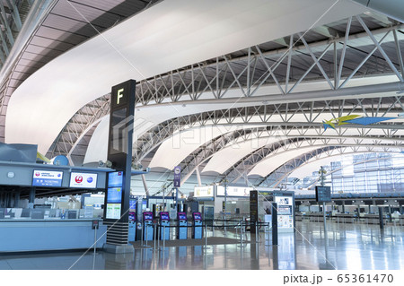関西国際空港　国際線出発フロア 65361470