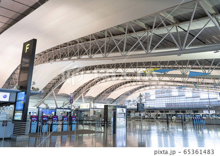関西国際空港　国際線出発フロア 65361483