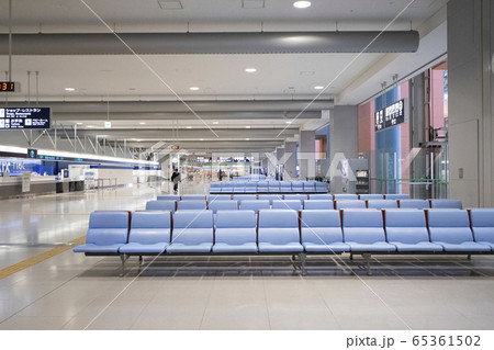 関西国際空港　国内線出発ロビー 65361502