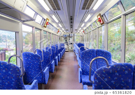 叡山電鉄　車内　京都 65361820