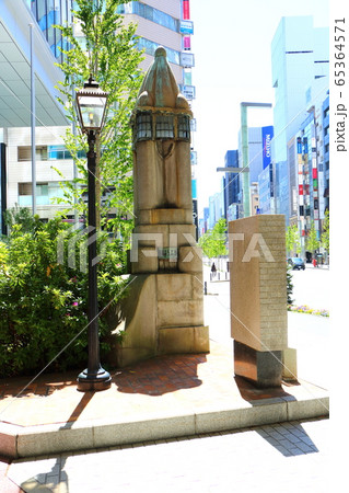 煉瓦銀座の碑　ガス灯　銀座一丁目　銀座通り　京橋 65364571