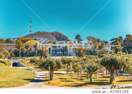 San Francisco California Academy of Sciences. 65365168