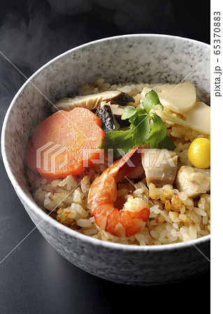 釜飯　炊き込みご飯 65370883