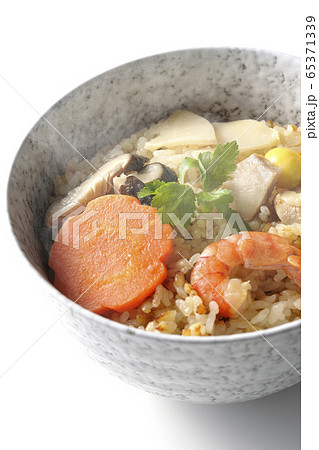 釜飯　炊き込みご飯 65371339