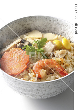 釜飯　炊き込みご飯 65371341