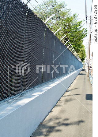 長い塀（米軍住宅） 65372868