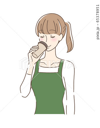 テイクアウトのコーヒーを飲む女性 65378951