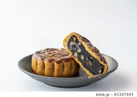 月餅 中華菓子 白背景 月餅 中華菓子 白背景 65387695