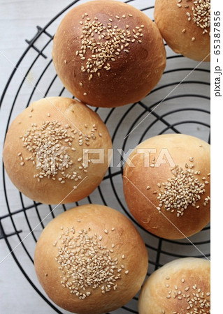 手作りの米粉パン　グルテンフリーのアレルギー対応パン 65387856