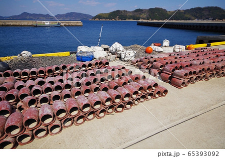 笠岡諸島　大飛島の蛸壷 65393092