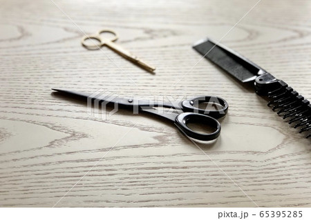 ヘアメイク セルフカット おうちカット 散髪ばさみ ハサミ くし ブラシ 2 65395285