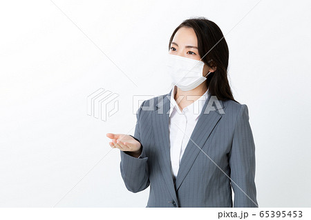 女性 ビジネス 白バック 女性 ビジネス 白バック 65395453