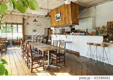 カフェ　カフェバー　ダイニングバー　飲食店 65396002