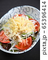 蒸し鶏大根トマトサラダ 65396414