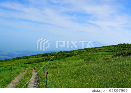 月山弥陀ヶ原 東北の写真素材