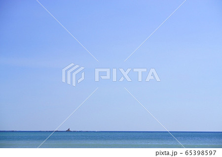 晴れ渡る空と海 <烏帽子岩> 晴れ渡る空と海 <烏帽子岩> 65398597