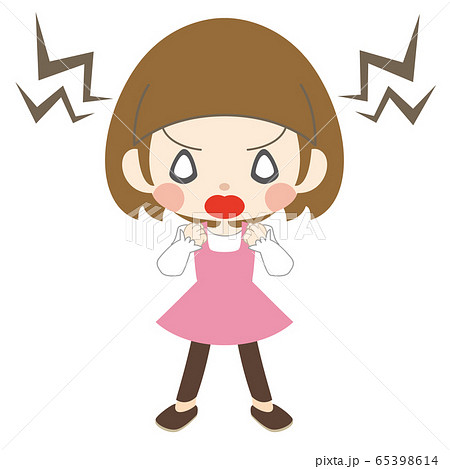 大きく口を開けて怒った表情の女の子 65398614