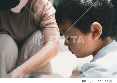 6 years old 65399351