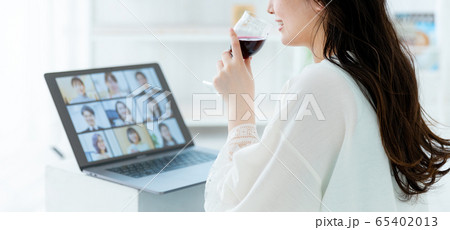 チャット　オンライン　自宅　女性 65402013