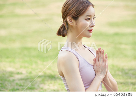 女性 女 女の子 65403309