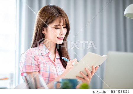 study with online education service 65403835