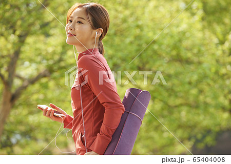 女性 女 女の子 65404008